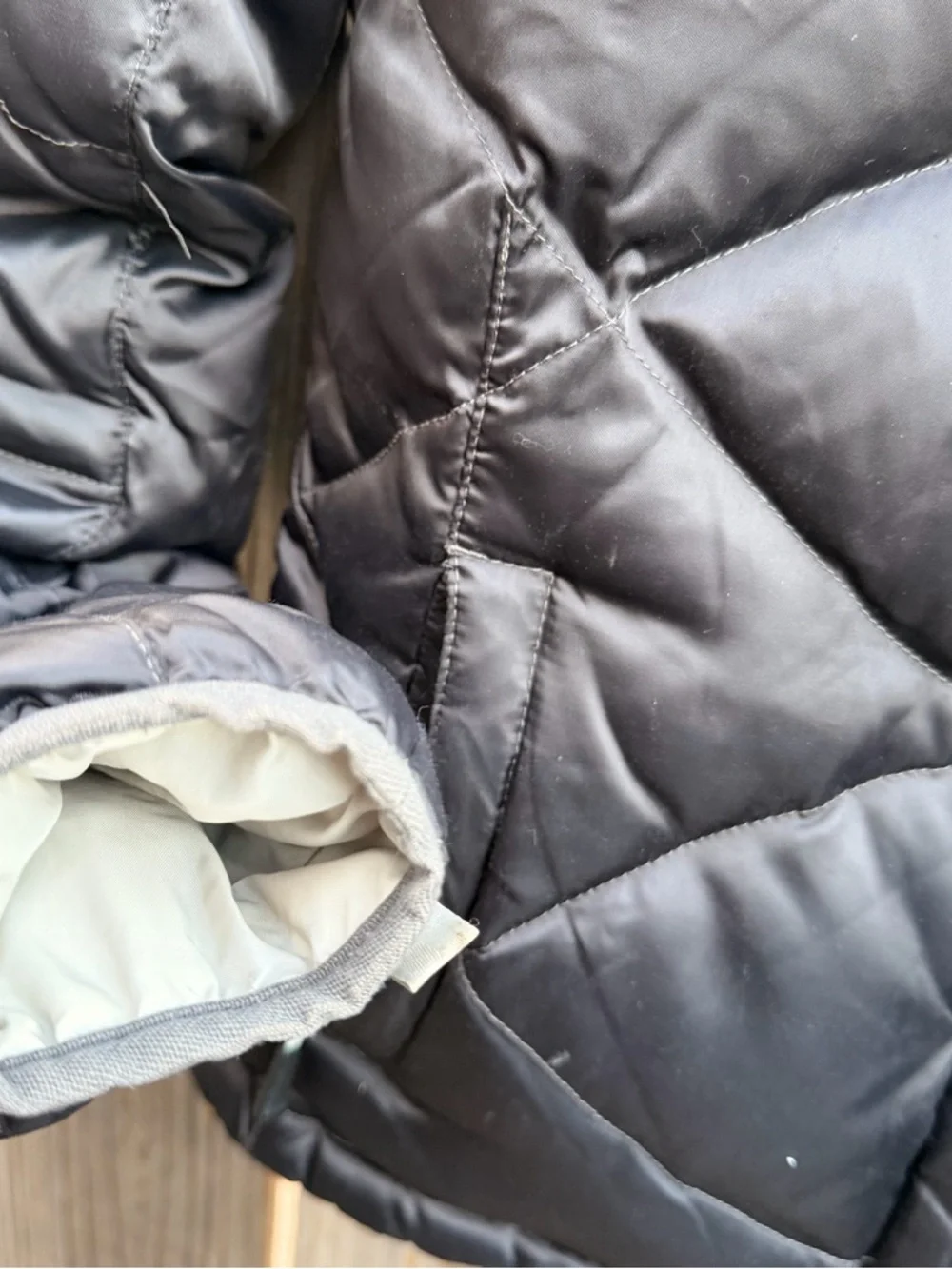 The North Face Black Quilted Puffer coat. Size small - Picture 7 of 13